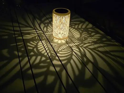 Solar Gartenlaterne mit Blattmuster