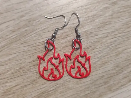 Minimal Flame Earrings – Lightweight Jewelry