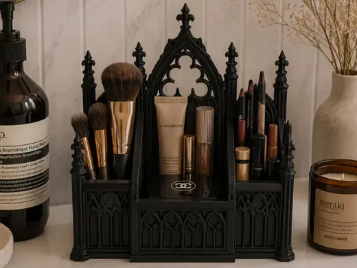 Gothic Makeup Organizer – Elegance & Luxe