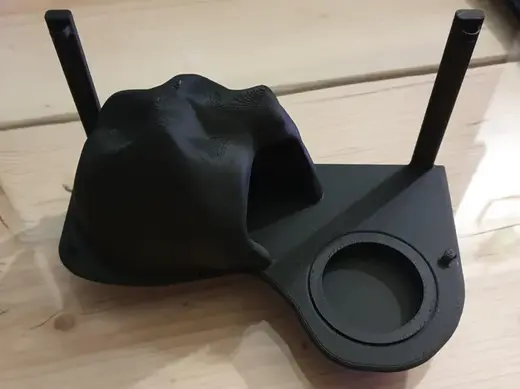 Reptile feeding or drinking ledge and bowl