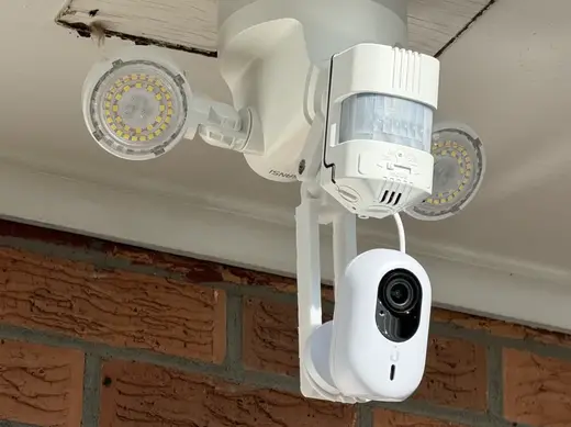 UniFi G4 Instant Driveway Cam - Flood Light