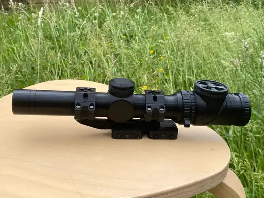 [Dummy] Trijicon AccuPoint 1-6x24 LPVO