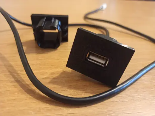 USB Panel-Mount Port for Ford Focus C-Max
