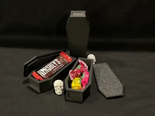 Mini Classic Gothic Coffin With Snap On Lid
