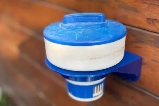 chlorine skimmer holder