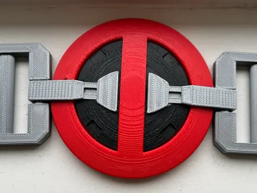 Deadpool buckle in colour