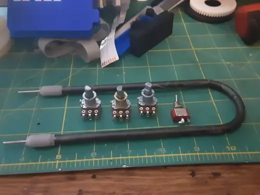 Small desiccant bead dryer