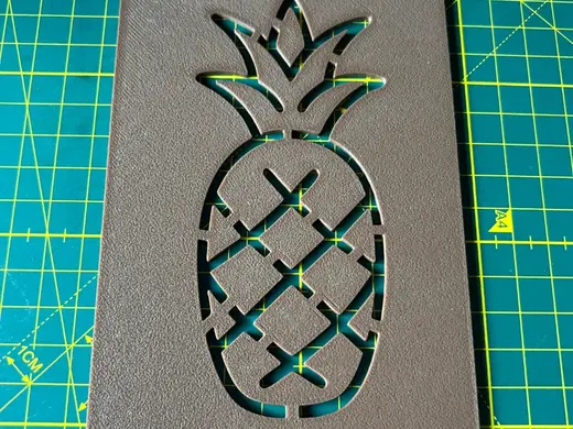 Scheda da colorare Montessori ananas