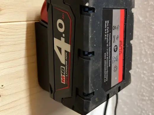 Milwaukee M18 Akkuhalter