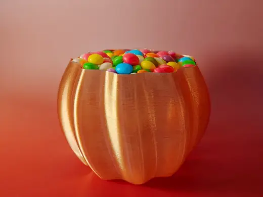 Halloween candy bowl with a pumpkin look