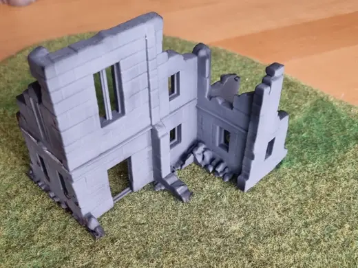 Ruined Urban Building - Diorama & Wargame Terrain