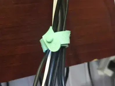 ATTACHE CABLE V2 TPU 85A