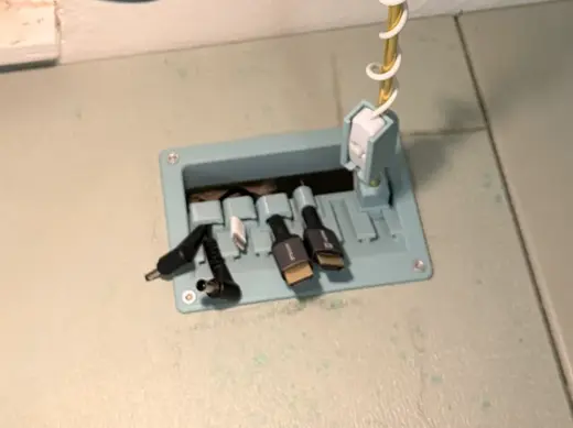 MHS-MS Einbau Kabeldurchlass Schreibtisch