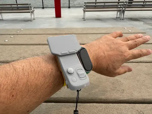 Insta360 LunaUltra screen wrist Mount w/slap band
