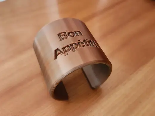 Simple napkin rings holder / Bon Appétit!