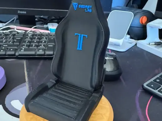 Secretlab Titan Chair phone holder