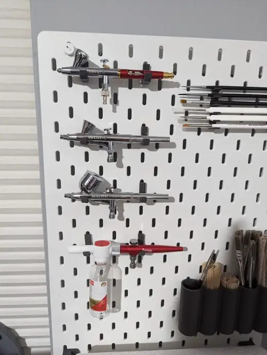 Skadis Airbrush holder