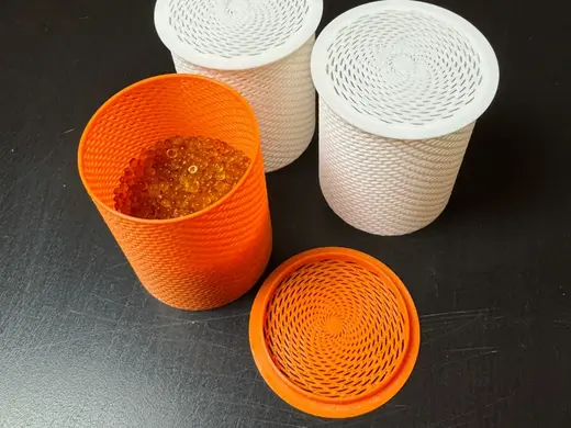 Yet another desiccant holder for BambuLab spools