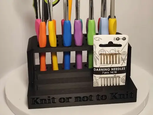 Knitting and crochet needle holder