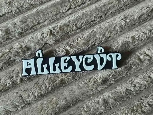 Alleycat Pendant