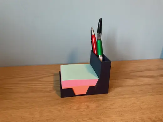 Sticky note desk organiser