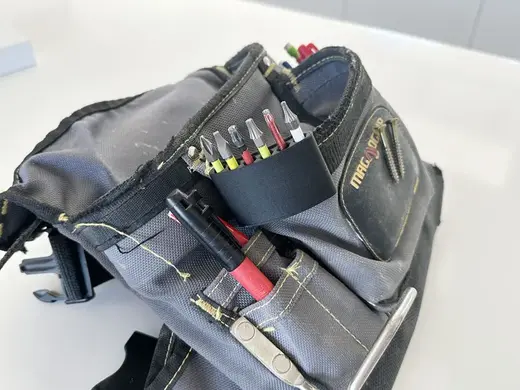 Tool belt driver bit holder (magnetic)