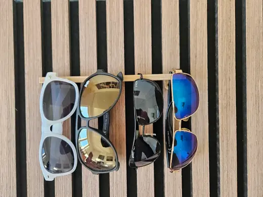 Brillenhalter für Schrank oder Akustikpanelle