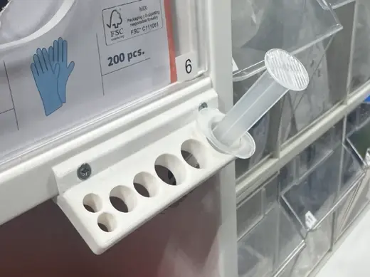 Syringe holder for ambulance