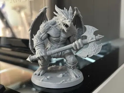 DragonKin Axe wielder - high detail
