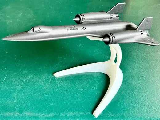 Assembled Improved SR-71 Blackbird with 2 Bases