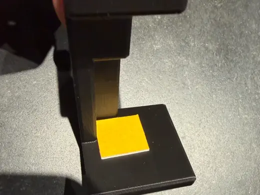 Löwendart HB10 Displayschutzhalter für Plexiglass