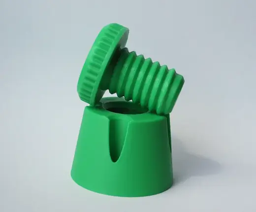 Adjustable furniture leg