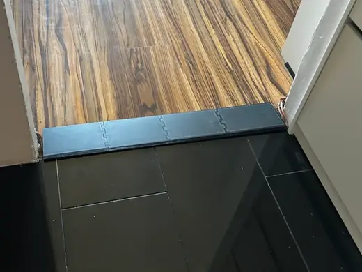 Modular Floor Transition Ramp with Cable Tunnel