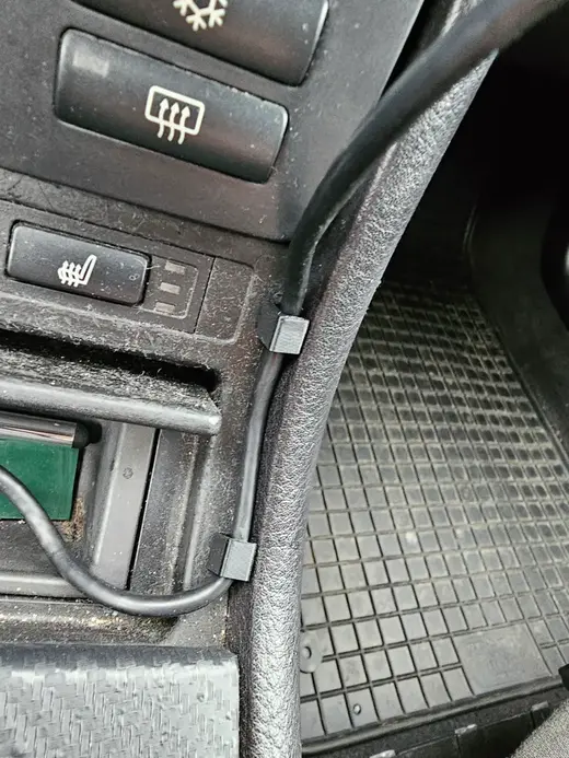 Small cable clip for the car cabin or tight spaces