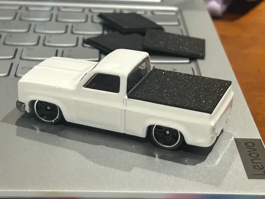Hot Wheels 1983 Chevy Silverado Tonneau cover