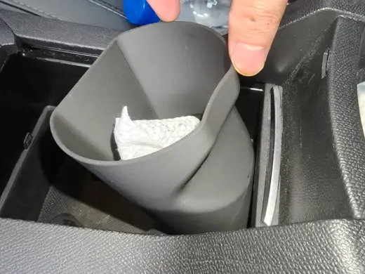 标致408专用车载垃圾桶