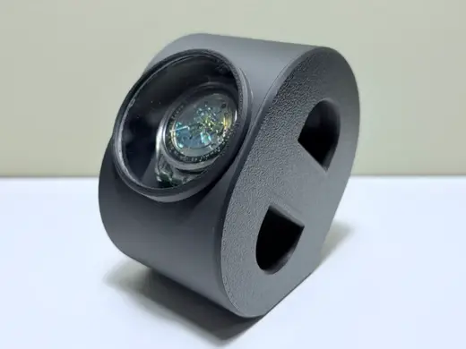 Watch travel case with window and standing ability