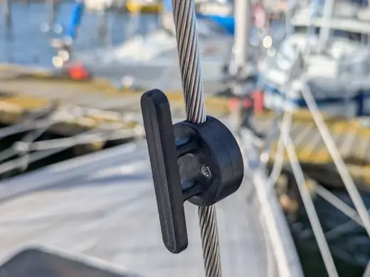 Cleat to attach on 8mm wire or similar