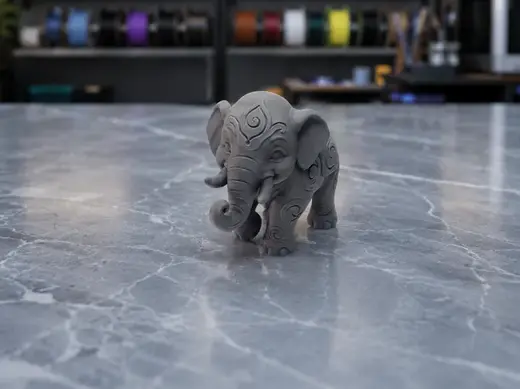Verspielter Ornament Elefant mit Wirbelmustern