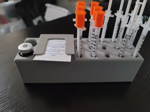Medical staging stand (syringe based medicine)