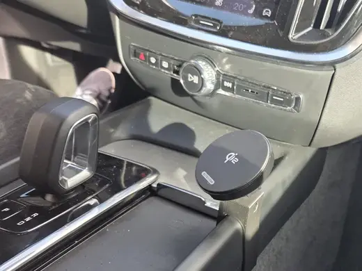 Volvo V60 (2023) clip for MagSafe Phone Holder