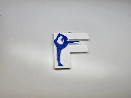 Llavero letra F para gimnasia rítmica