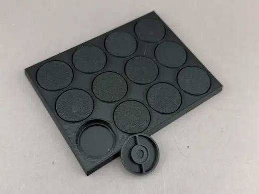Middle-Earth movement tray for 12 poses 25mm base