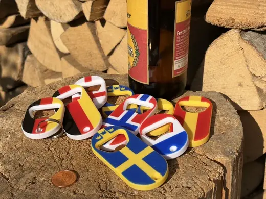 Eine Welt voller Öffner im Länderlook 2 Größen