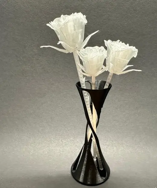 Eisrosen in Designvase