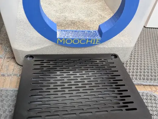 Cat litter step tray