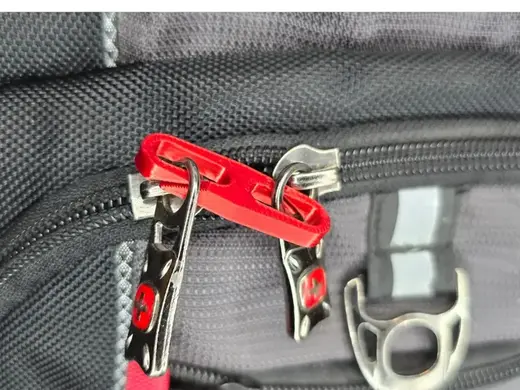 Bag Zip Clip - Anti-theft Deterrent