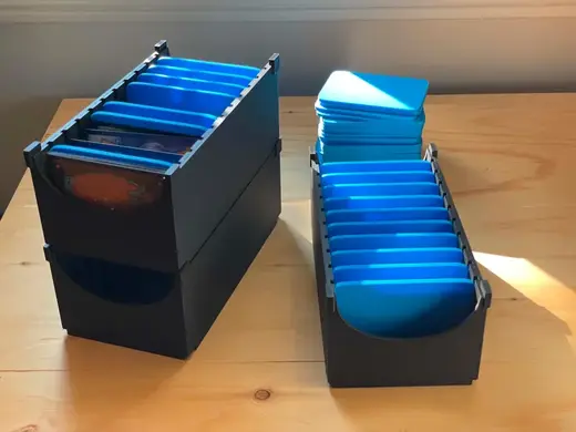 Cards organizer with separators