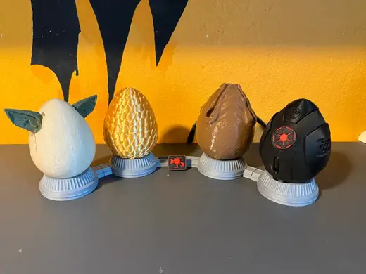 Alien, Yoda, Drachen und Star Wars Eier
