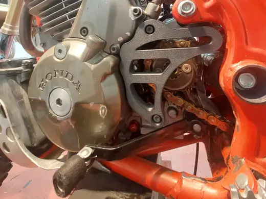 HONDA NX 650 SPROCKET CARTER GUARD